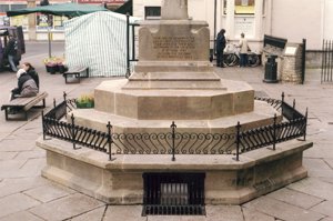 Cirencester war memorial after work © Cirencester Amalgamated Services 2004