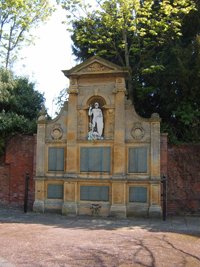 WM3497 Lichfield Remembrance Garden war memorial screen before conservation © Lichfield District Council 2009