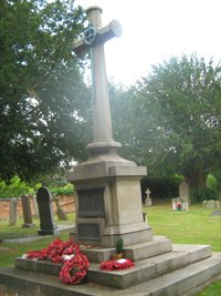 WM1758 Cotgrave memorial cross © WMT, 2011