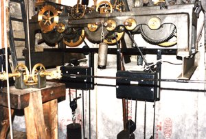 Mattersey war memorial clock © Mattersey Parish Council, 2003