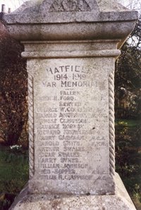 Great Hatfield war memorial © WMT 2001
