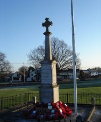 Shinfield war memorial cross © Mr D. Haylock, 2010  