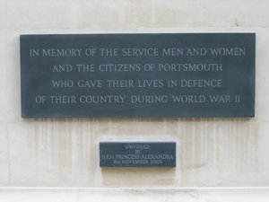 Portsmouth WWII cenotaph © Geoffrey Allan, 2006