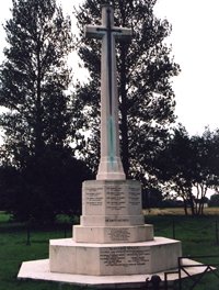 Old Buckenham war memorial © WMT, 2006