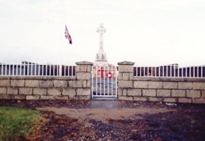 Kinlochbervie war memorial © Kinlochbervie Community Council 2003