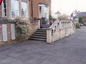 Melton Mowbray war memorial after works © Melton Mowbray Town Estate, 2008