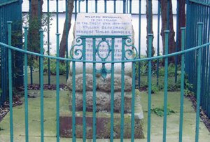 Walton war memorial &copy; C Blakeway 2009