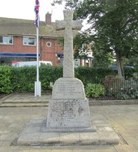 Ferring war memorial cross © J. Clarke, 2010
