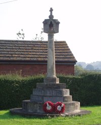 Kings Stanley war memorial © WMT 2008