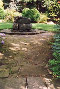 New Mills war memorial &copy; New Mills Town Council, 2003