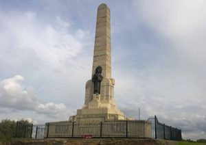 Hoylake and West Kirby war memorial obelisk cWMT, 2016