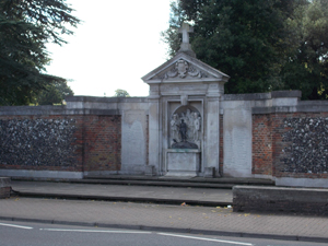 Royston war memorial ©  Royston TC, 2017