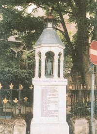 Huntingdon war memorial © Huntingdon Town Council 2003