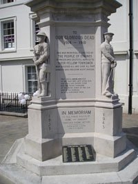 Staines war memorial sculpture © Spelthorne BC, 2008