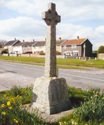 Hales and Heckingham war memorial cross © J. Marriage, 2010