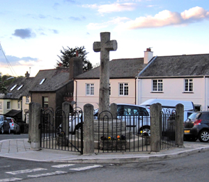 Ipplepen war memorial cross cPopham, Chris, 2013