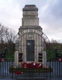 Thornaby war memorial © WMT, 2009