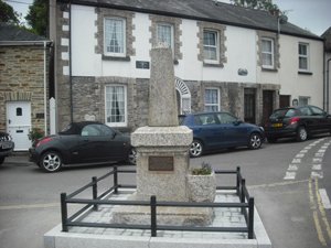 Memorial with new railings and kerbs © Lostwithiel Town Council, 2011