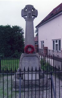 Longwick war memorial before work © Longwick-cum-Ilmer PC, 2008