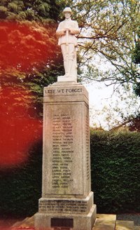 Catshill war memorial © R Bubb 2009