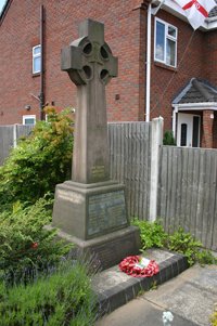 Waingroves Methodist Church war memorial cross &copy; P. Clarke, 2010
