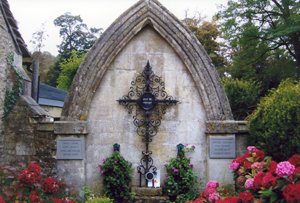 Castle Combe war memorial &copy; William Hanna 2009