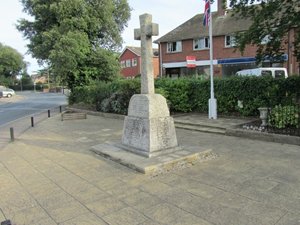 Ferring war memorial cross © J. Clarke, 2010