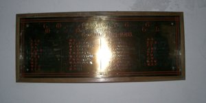 Pilton war memorial © A Graveley 2009 