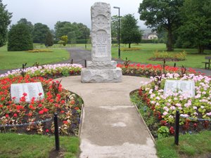 Newtongrange war memorial © A. McCue, 2010