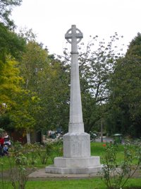 Histon and Impington war memorial © WMT, 2007