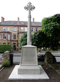 Clifton war memorial cross cPhill Crellen, 2017