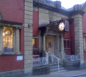 Treharris war memorial clock Â© Treharris Memorial Clock Fund, 2007