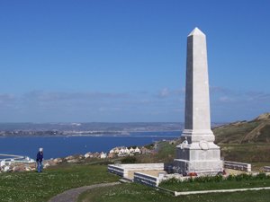 Portland cenotaph © C Moreton 2009