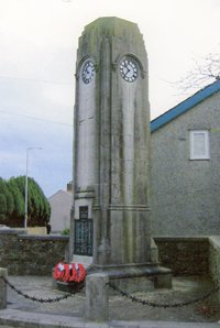 Llanfairpwllgwyngyll war memorial &copy; Llanfairpwllgwyngyll CC, 2007