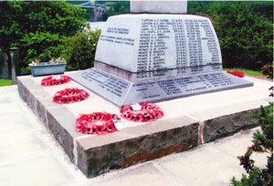 Menai Bridge war memorial © MCWMC, 2008