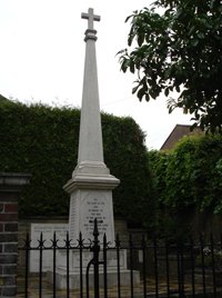 Markyate war memorial © WMT, 2007