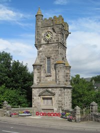 Clyne war memorial before works © R Houston, 2013