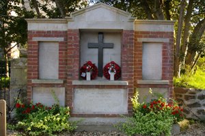 East Stoke war memorial © C. Moreton 2009