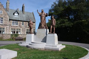 Llandaff war memorial © Cardiff Council, 2014