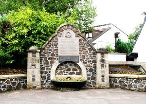 Carmunnock war memorial © Carmunnock Community Council, 2008
