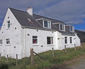 Glen Brittle war memorial hut © M. McCue, 2010