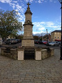 Brackley war memorial before grant works &copy; Brackley Town Council 2014  