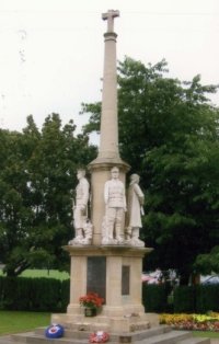 Builth Wells war memorial before work &copy; Mr W S Richards, 2005