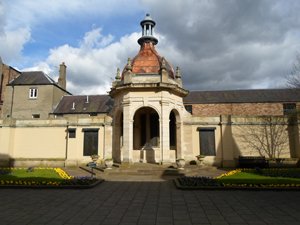 Peeblesshire war memorial before work &copy; WMT, 2014