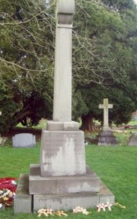 Caddington memorial cross before work © Caddington Parish Council, 2007