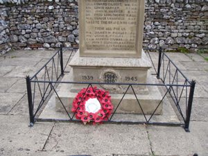 Linton-in-Craven war memorial cross © Dr M. Charlton, 2010