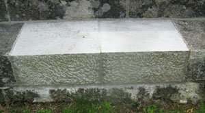 The replaced stones which have been tooled to a finish to match the existing &copy; War Memorials Trust, 2011