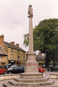 Moreton in Marsh war memorial &copy; WMT, 2005