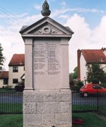 Laxfield war memorial © WMT, 2006