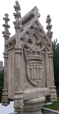 Highbrook war memorial cAll Saints PCC, 2016